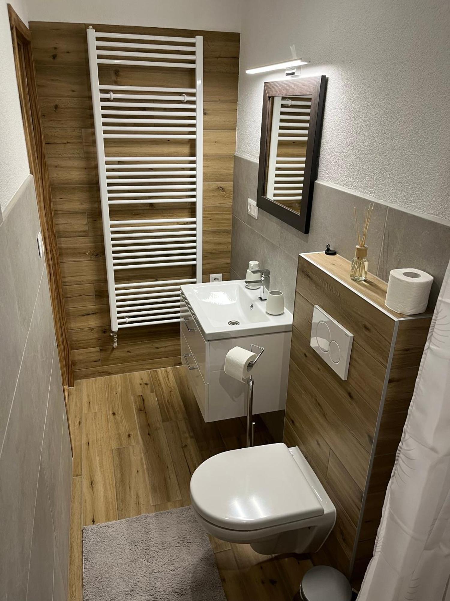 A&A Apartmany Lipótszentmiklós Kültér fotó